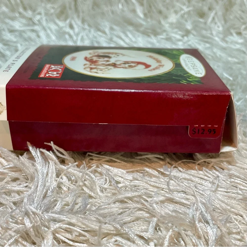 Hallmark Keepsake Disney's 101 Dalmatians - Holiday Wishes Collector's Plate Orn